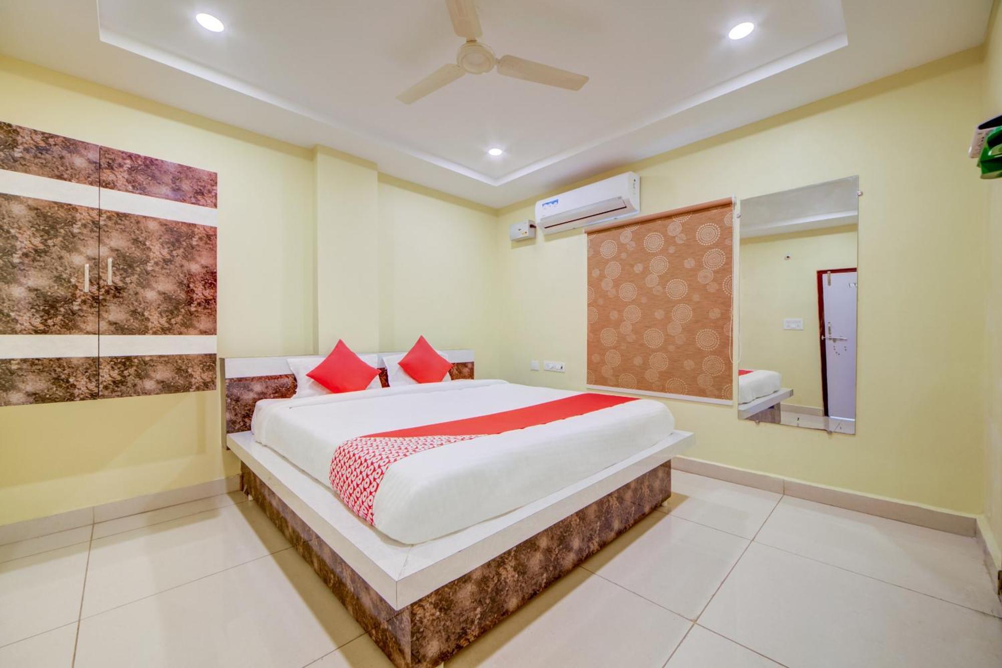 Hotel O Ksl Guest House Karimnagar Bagian luar foto